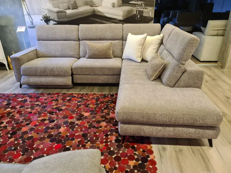 Divano Christopher con penisola, comfort a prezzo scontato del 56%!