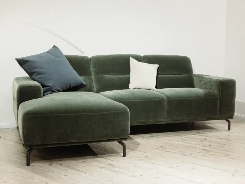 Divano da 4 posti modello Divano marinelli modello morgan di Collezione esclusiva scontato