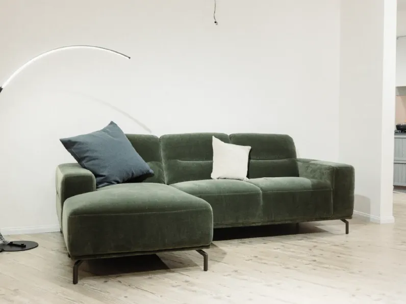 Divano da 4 posti modello Divano marinelli modello morgan di Collezione esclusiva scontato