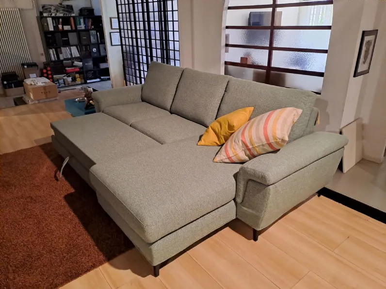 Divano in Tessuto stile moderno modello Divano modello cupido con chaise longue e pedana estraibile scontato - 50%