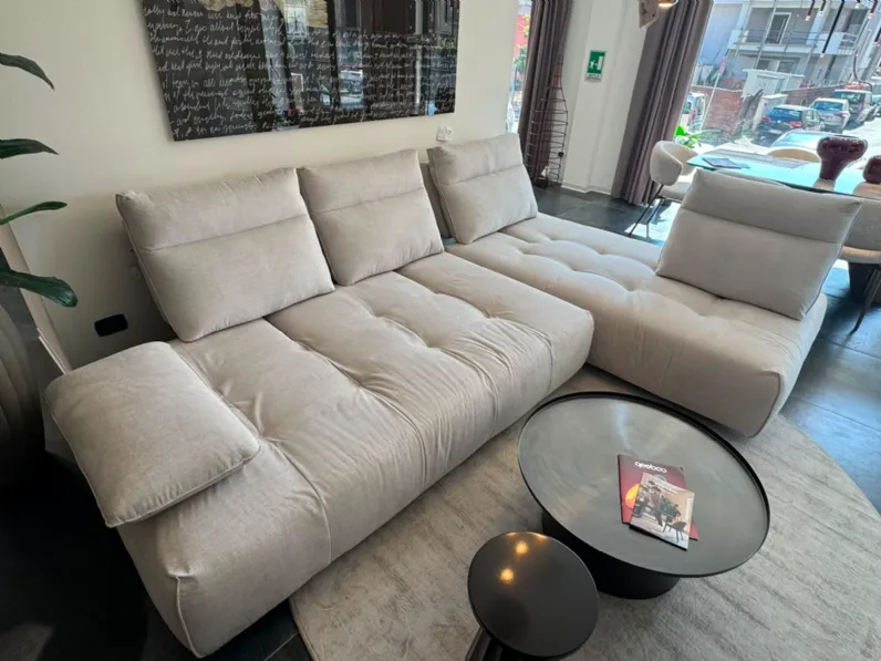 Divano Con penisola Ella Max divani in Offerta Outlet a 3800 Euro