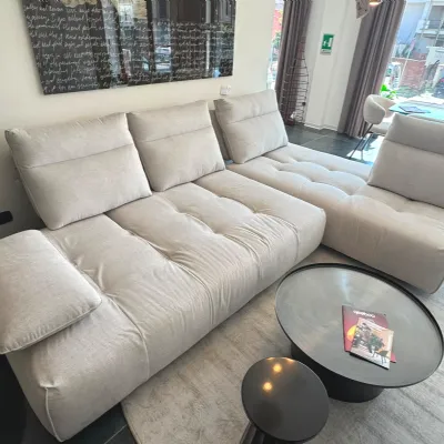Divano Con penisola Ella Max divani in Offerta Outlet a 3800 Euro