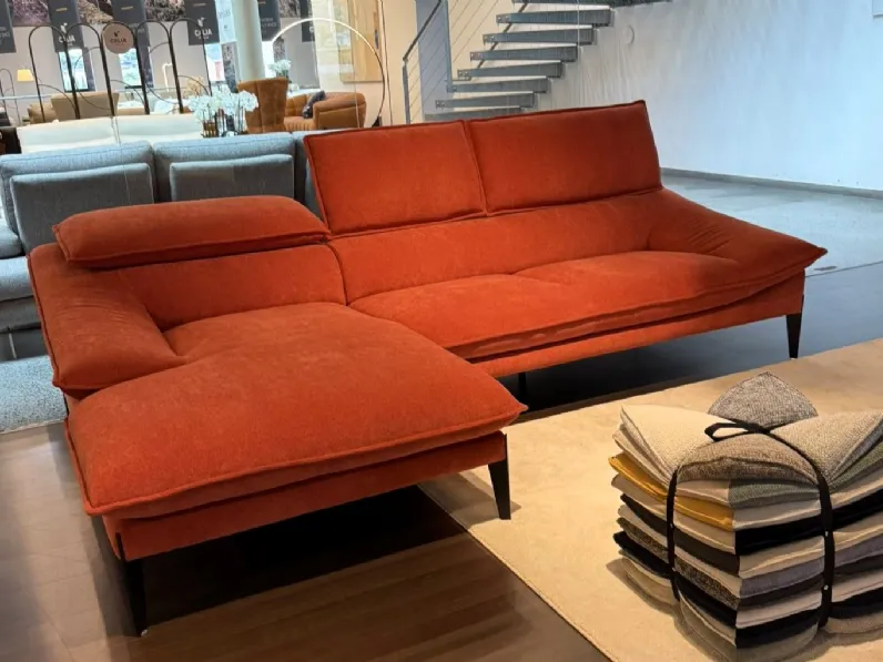 Divano Con penisola Flan con chaise longue Calia in Offerta Outlet a 3490 Euro