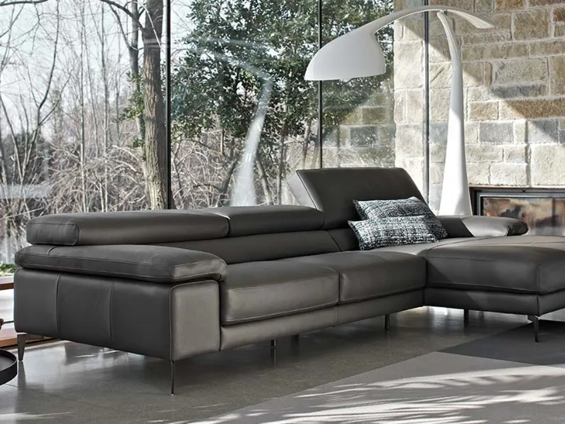 Divano Paris Design SCONTATO. Prezzo riservato. Arreda con stile!