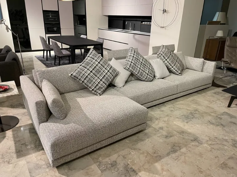 Divano design tessuto Bristol di Poliform con sconto del - 28%