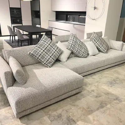 Divano design tessuto Bristol di Poliform con sconto del - 28%
