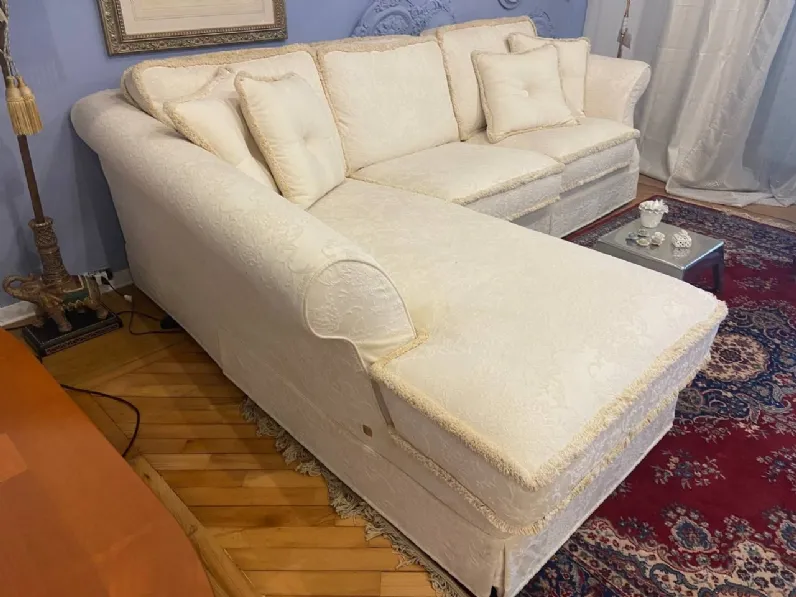 Divano Classico in Tessuto non sfoderabile  di Collezione esclusiva scontato 50%