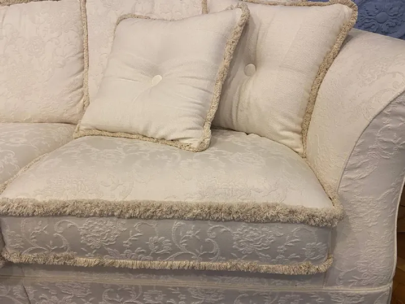Divano Classico in Tessuto non sfoderabile  di Collezione esclusiva scontato 50%