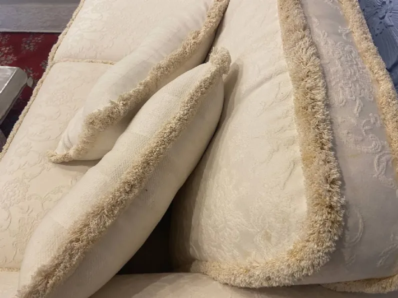 Divano Classico in Tessuto non sfoderabile  di Collezione esclusiva scontato 50%