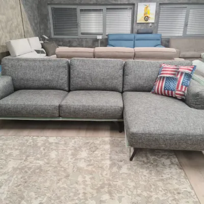 Divano Living Samoa con penisola, offerta Outlet a 2300€.
