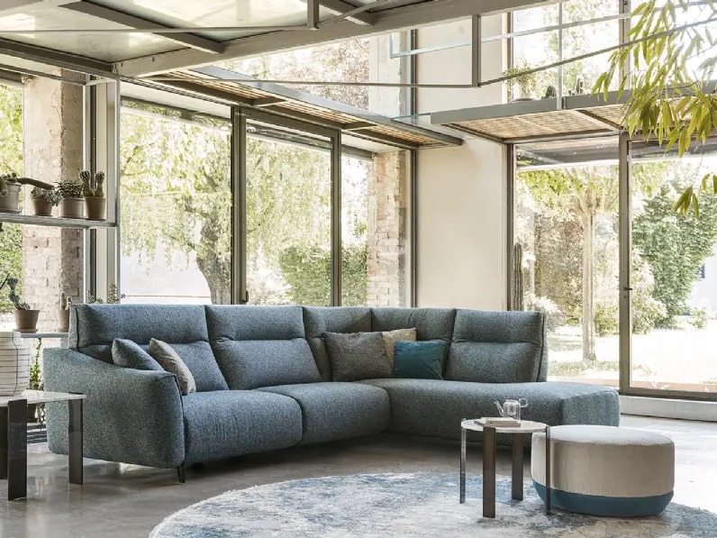 Divano Con penisola modello Madrid di Rosini a prezzi convenienti