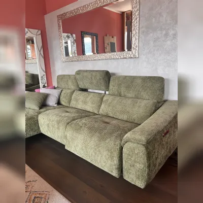 Divano Con penisola modello Columbus di Nicoletti home a prezzi convenienti