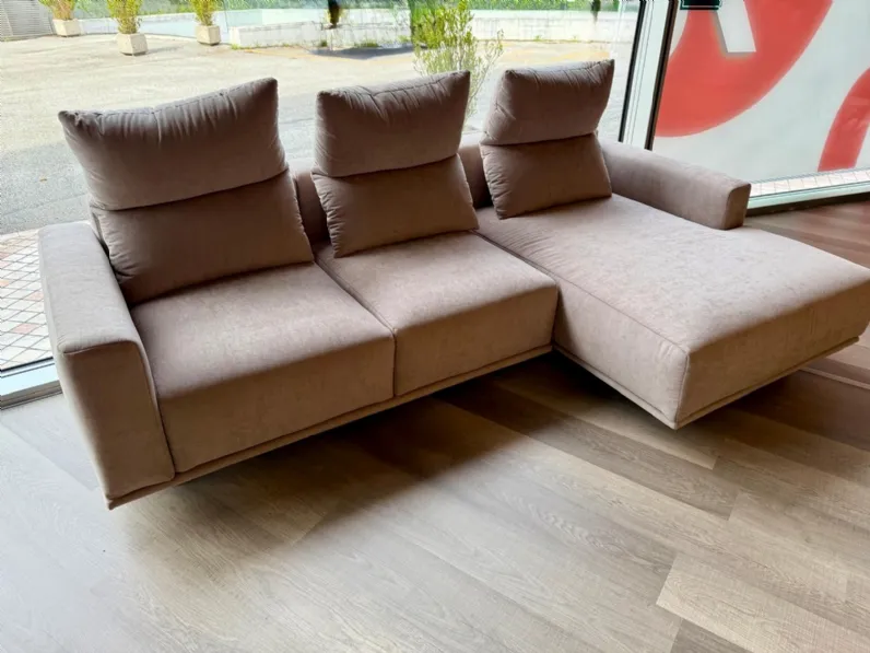 Divano design tessuto Ginny di Samoa con sconto del - 35%
