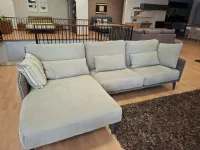 Divano design tessuto Minimal di Samoa con sconto del - 40%