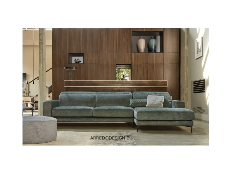 Divano Nevers di Rosini in stile design a prezzo scontato