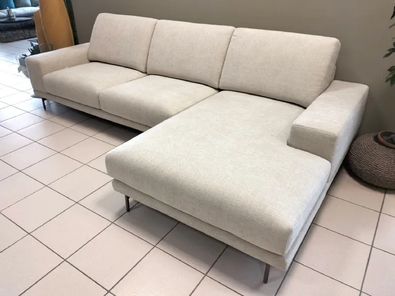 Divano design tessuto Platz di Rizzetto con sconto del - 40%