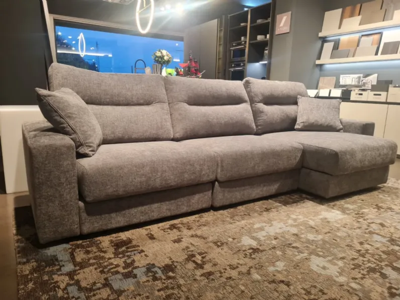 Divano Con penisola Samir di Doimo salotti a prezzo ribassato