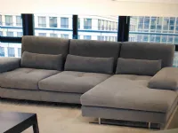 Divano con penisola modello Serena  di Nicoletti home a prezzi outlet