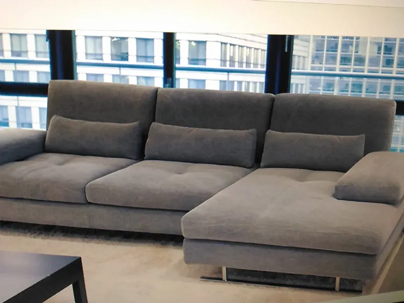 Divano con penisola modello Serena  di Nicoletti home a prezzi outlet