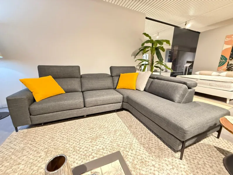 Divano Con penisola Space fly Samoa a 2350 Euro