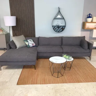 Divano Con penisola Square di Italiana divani a prezzo ribassato