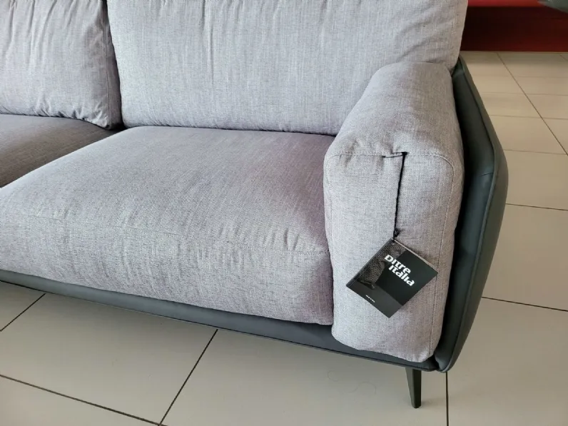Divano con penisola tessuto in misto piuma  Ditre italia a prezzo Outlet