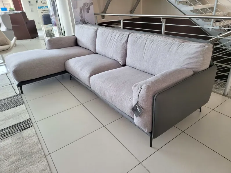Divano con penisola tessuto in misto piuma  Ditre italia a prezzo Outlet