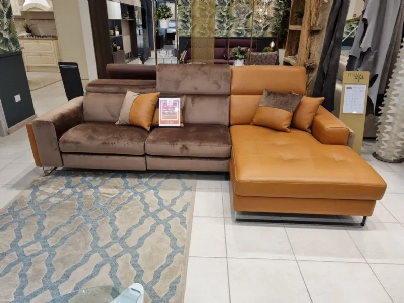 Divano con penisola tessuto in poliuretano  Cuborosso in Offerta Outlet