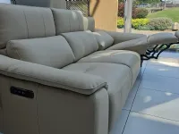 Divano Divano lineare columbus di Nicoletti home in stile moderno in Offerta Outlet