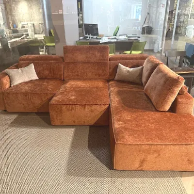 Divano da 3 posti modello Hill di Le comfort scontato