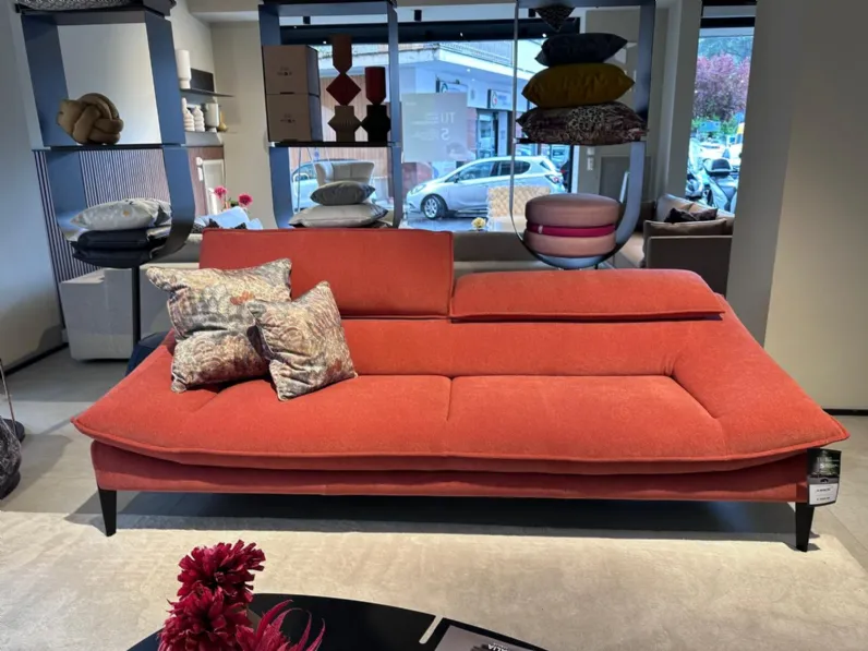 Divano da 4 posti modello Modello flan di Calia scontato