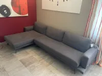 Divano moderno tessuto Philip 77 di Doimo salotti con sconto del - 50%
