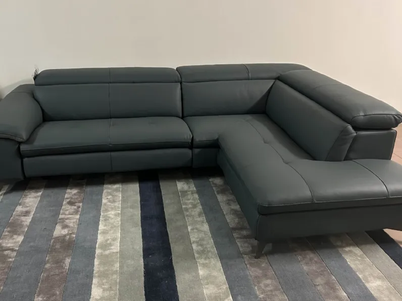 Divano in Pelle stile moderno modello Martine scontato - 50%