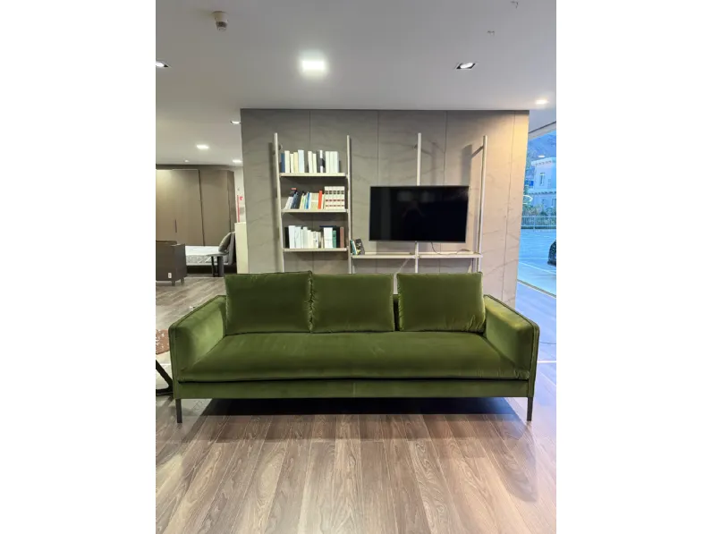 Divano Paul di Molteni & c in stile design a prezzo Outlet