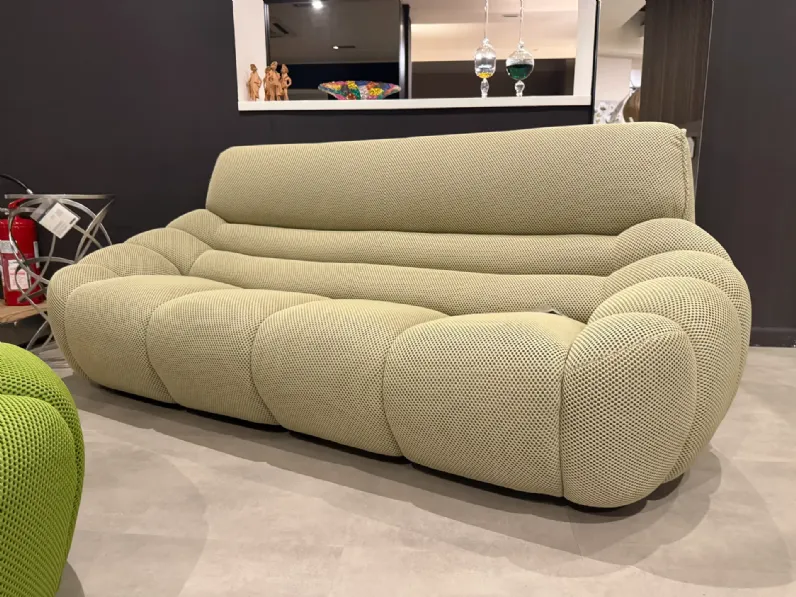 Divano Daisy tessuto in poliuretano  Calia in Offerta Outlet