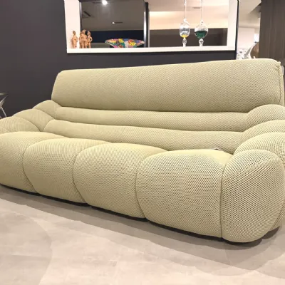 Divano Daisy tessuto in poliuretano  Calia in Offerta Outlet