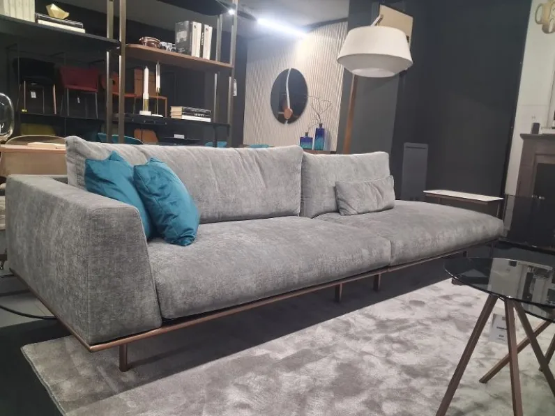 Divano Dakota tessuto in misto piuma  Bontempi divani in Offerta Outlet