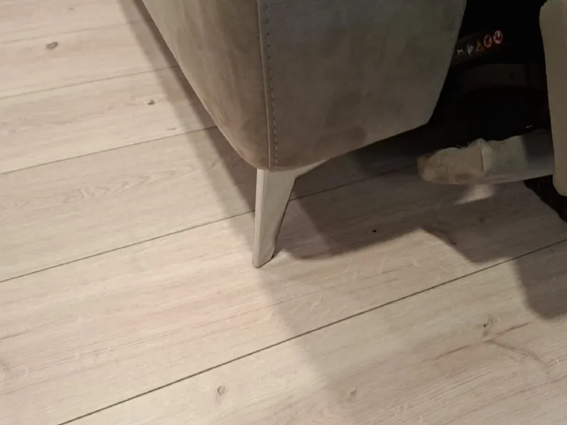 Divano Nebbia di Delta salotti in stile design a prezzo Outlet