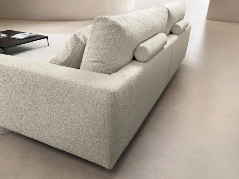 Divano design modello Norman scontato 