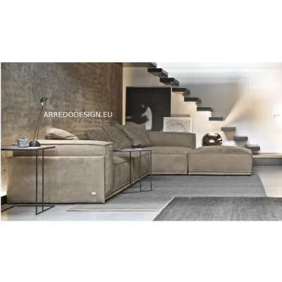 Divano design tessuto Roland di Doimo salotti con sconto del - 35%