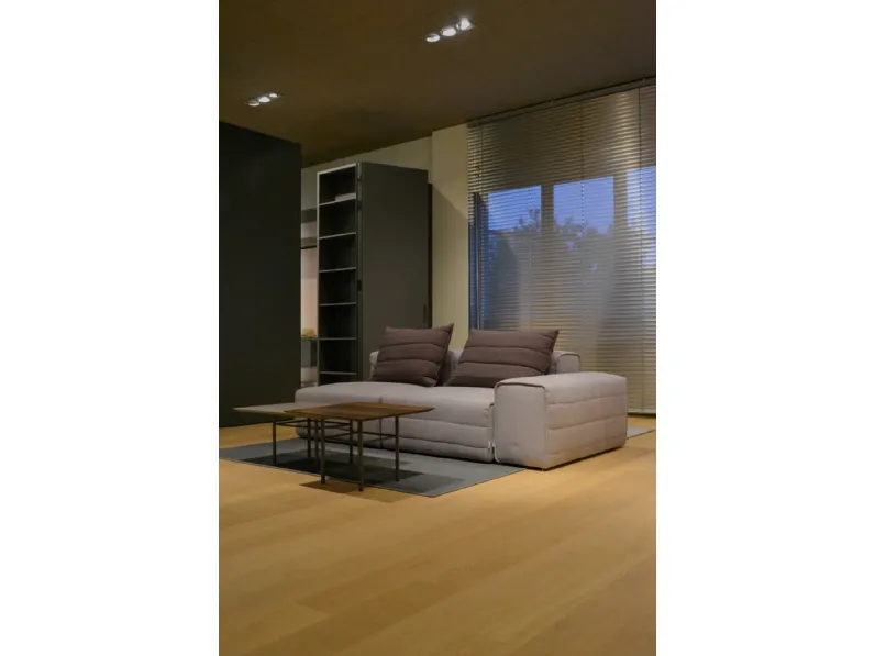 Divano Samet  di Gervasoni in stile design a prezzo scontato