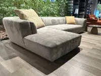 Divano design tessuto Vega di La casa moderna con sconto del - 50%