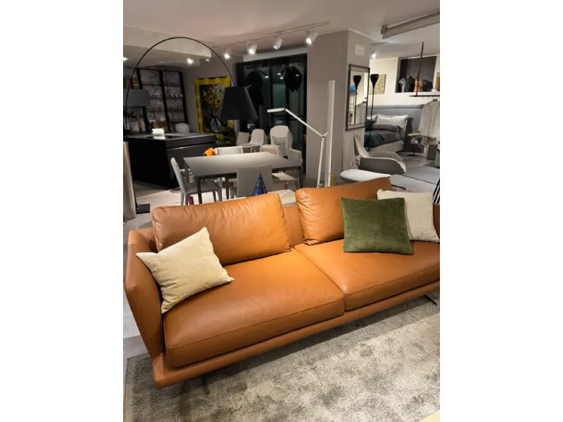 Divano in Pelle stile design modello Royal scontato - 54%