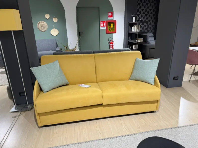 Divano Divano letto brando di Artigianale in stile moderno a prezzo scontato
