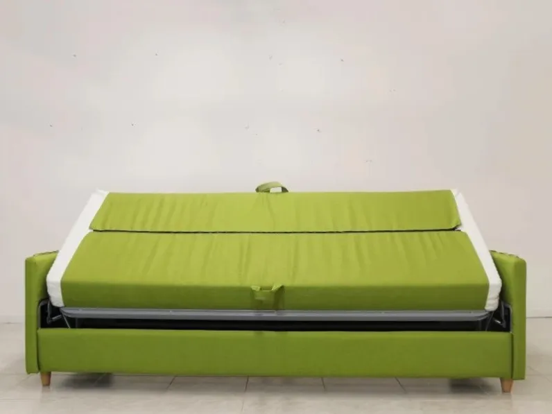 Letto modello Divano letto girevole expo di Artigianale in offerta