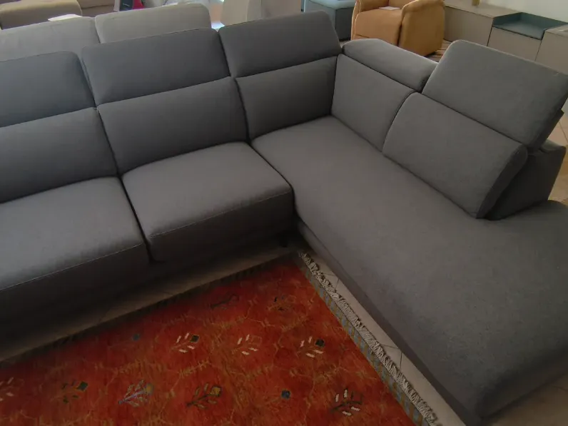 Divano in Tessuto stile moderno modello Divano norton scontato - 50%