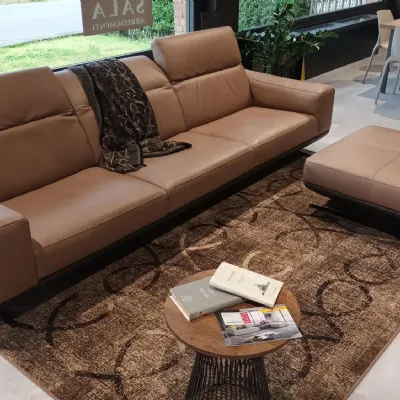 Divano Gloria Egoitaliano: prezzo ribassato! Stile unico e comfort.