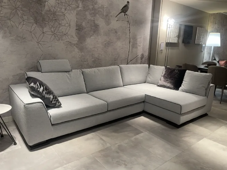 Divano Gregor in Tessuto Rigosalotti a prezzo ribassato