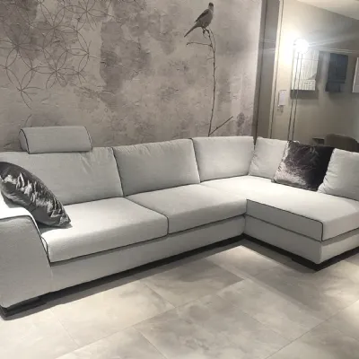 Divano Gregor in Tessuto Rigosalotti a prezzo ribassato