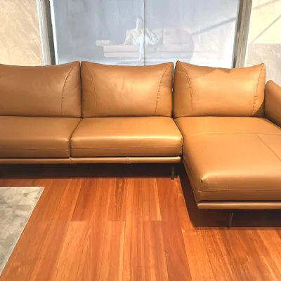 Divano in Pelle stile design modello Modello dragees pelle scontato - 50%